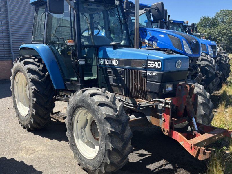 New Holland 6640 SLE 4 WD