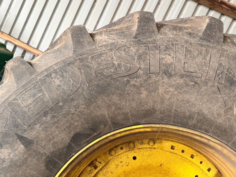John Deere 2 stk Wredenstein traxion XXL 650/85R38