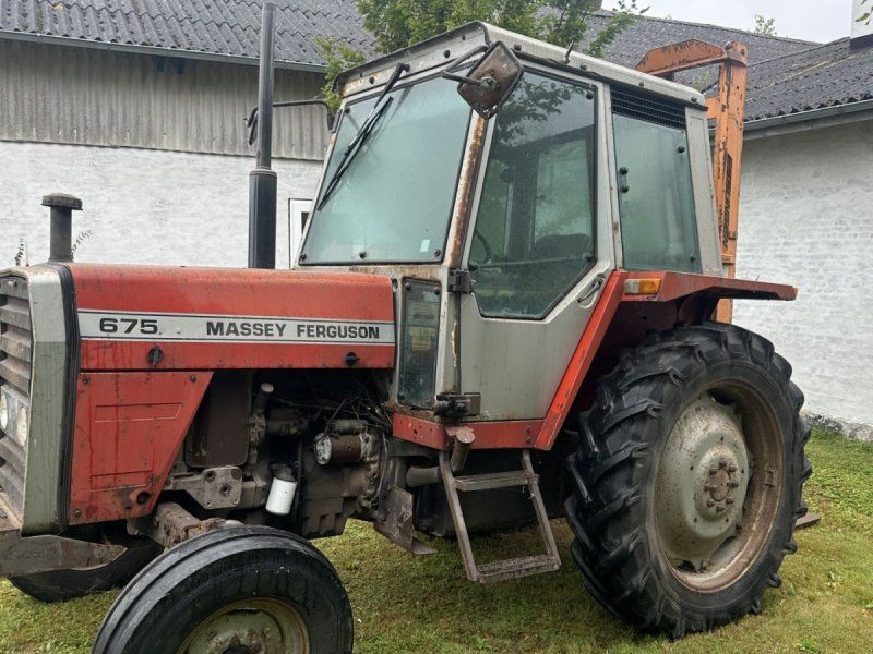 Massey Ferguson 675