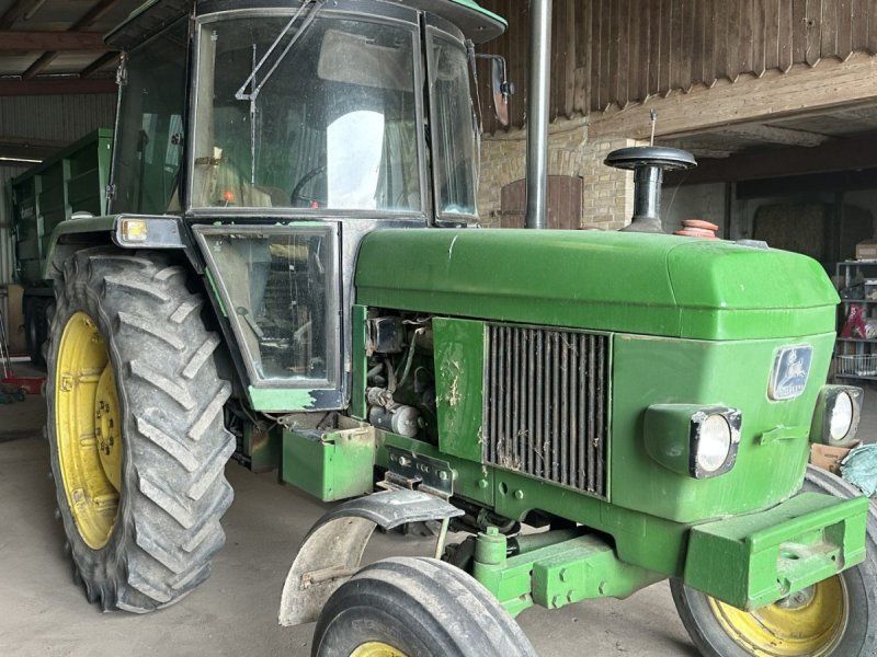 John Deere 2140