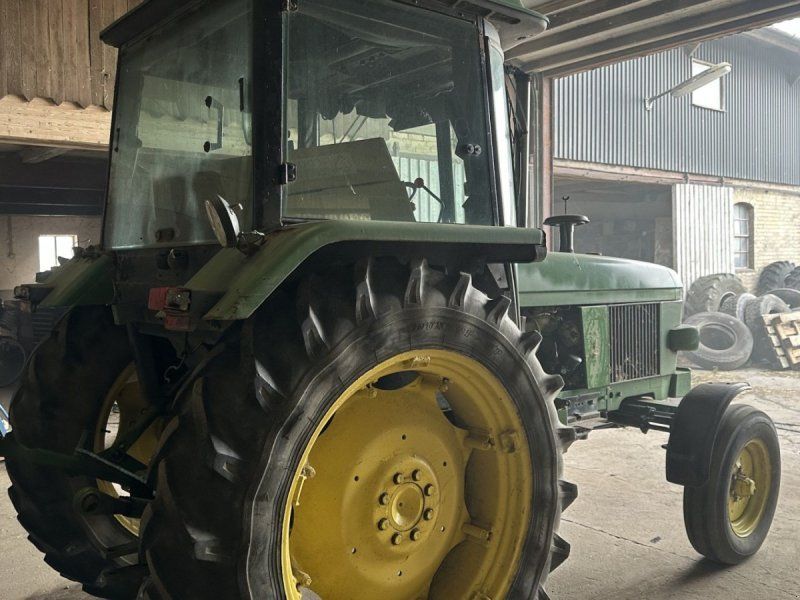 John Deere 2140