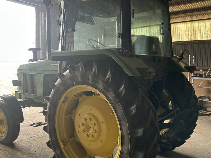 John Deere 2140
