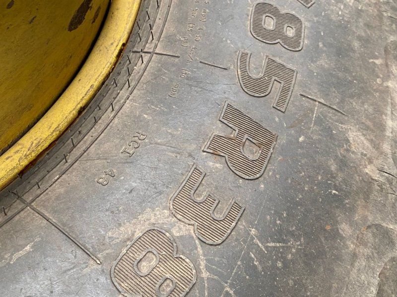 AP 650/85R38