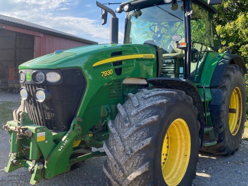 John Deere 7930 Premium TLS.