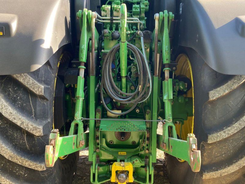 John Deere 6175R