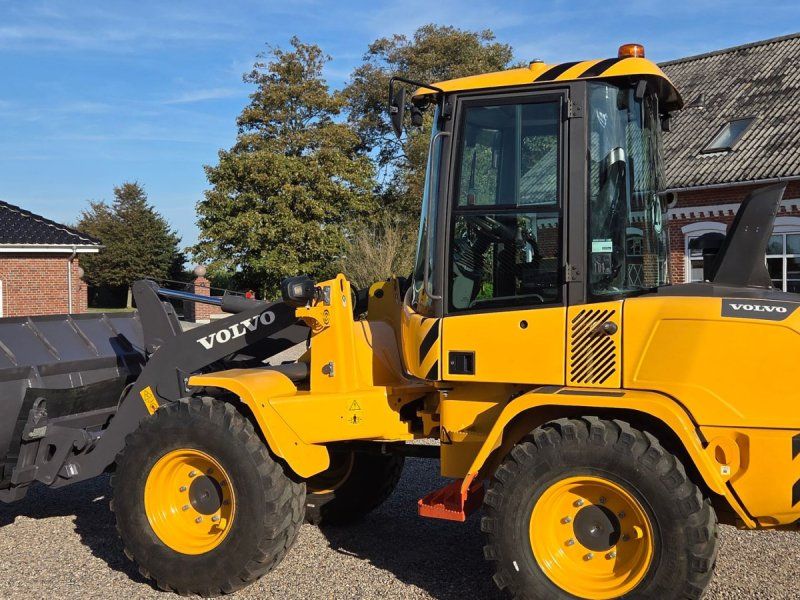 Volvo L 35 G årg.  med kun 880 timer, ser ud som ny.