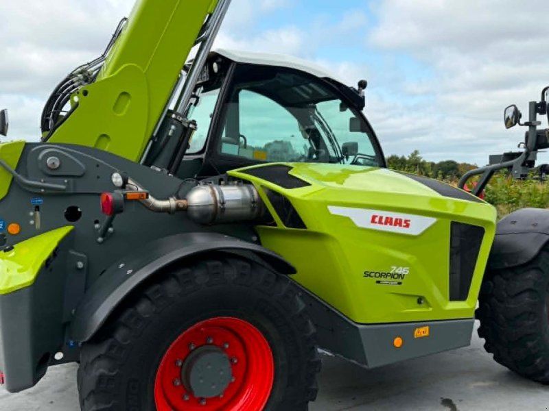 Claas Scorpion 746 Varipower