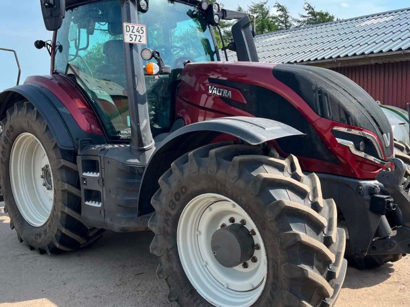 Valtra T235 Direct Årg m. vendeudstyr