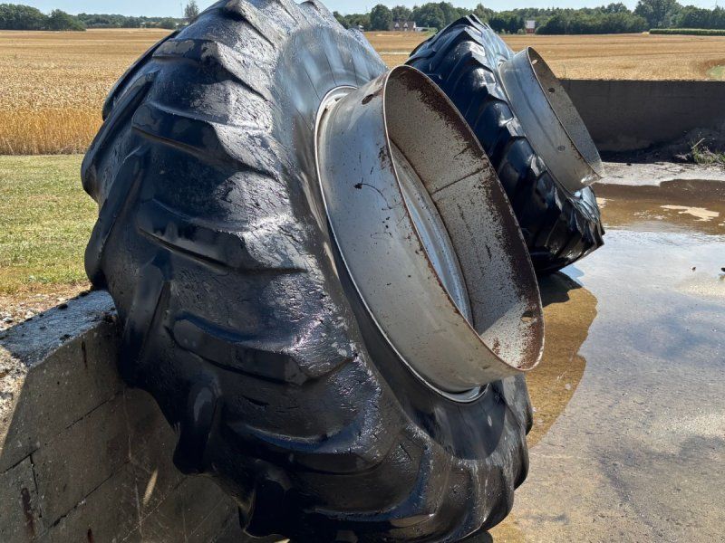 Michelin 20.8R38 med ring + 8 Datho låse