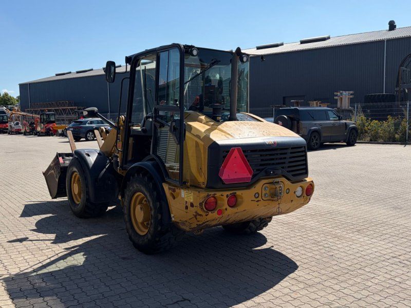Cat 906M med Skovl og pallegafler