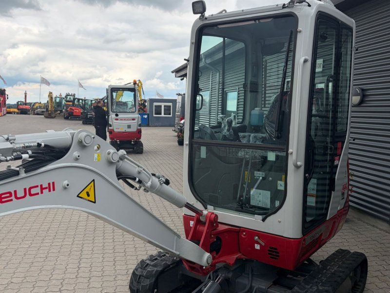 Takeuchi TB320