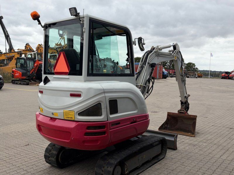 Takeuchi TB230 TB230 Årgang Powertilt & Stor LED-lyspak