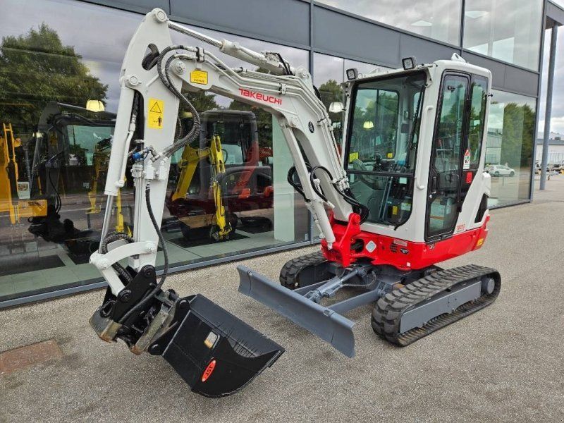 Takeuchi TB 225