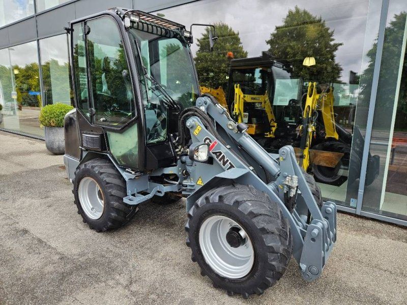 Giant V 452 T X-Tra HD black edition