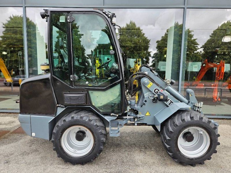 Giant V 452 T X-Tra HD black edition
