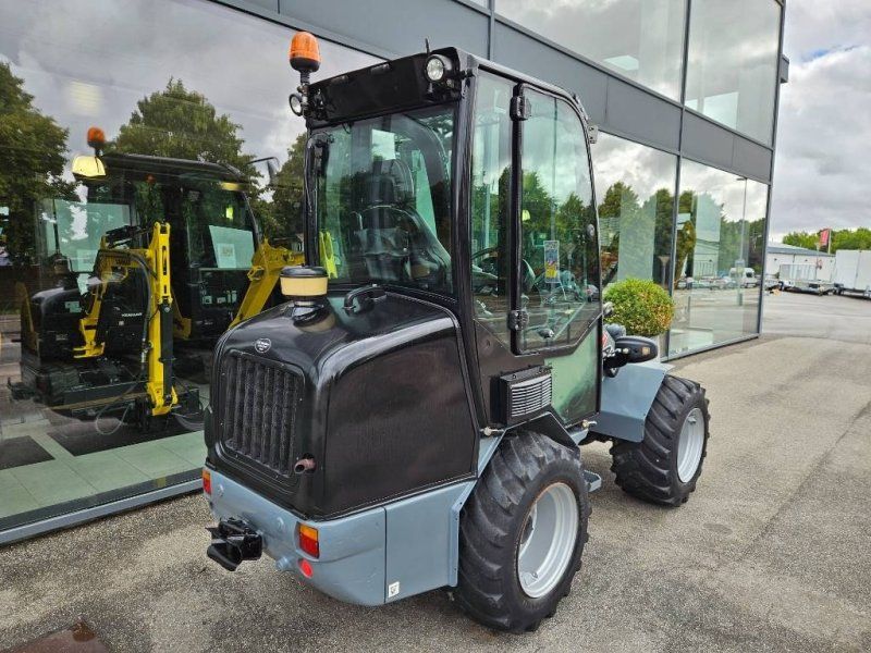 Giant V 452 T X-Tra HD black edition