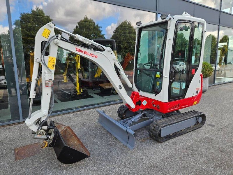 Takeuchi TB 216