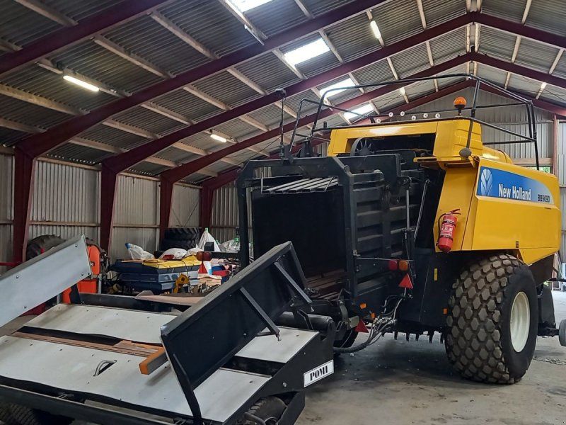 New Holland BB9090 Med Pomi ballevogn.