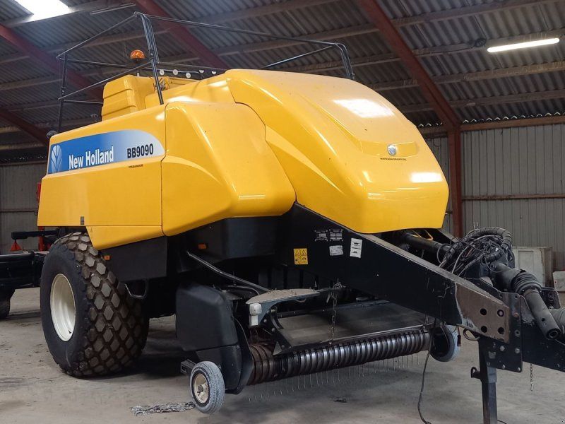 New Holland BB9090 Med Pomi ballevogn.