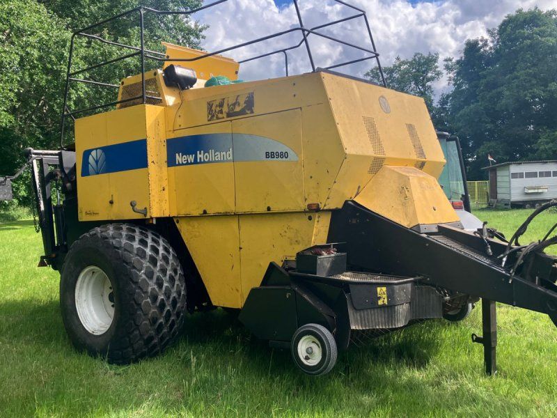 New Holland BB980