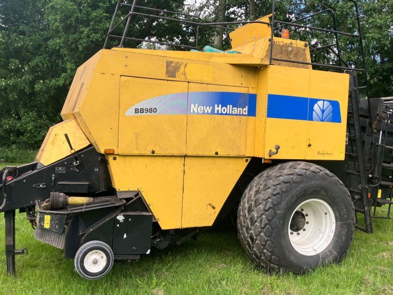 New Holland BB980