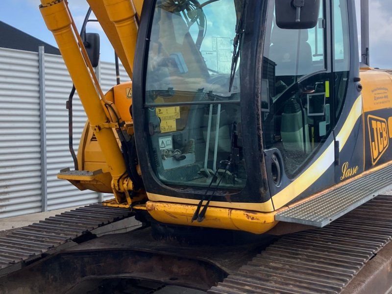 JCB JS220LC