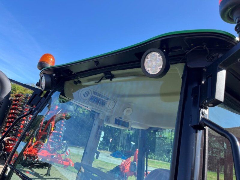 John Deere 5075E