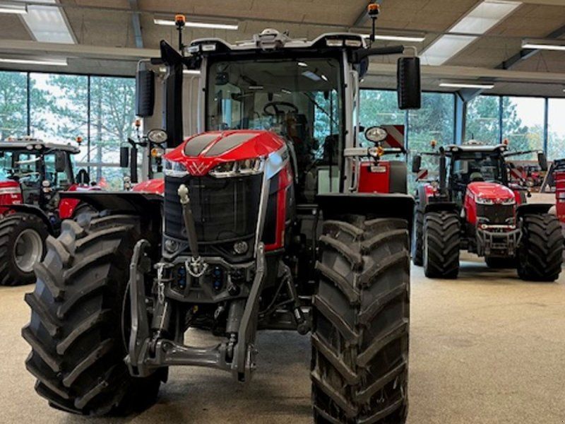 Massey Ferguson 8S.305 Dyna VT Leje fra 166kr/time