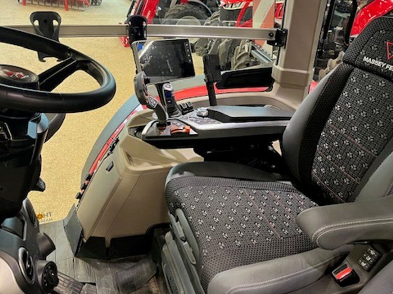 Massey Ferguson 8S.305 Dyna VT Leje fra 166kr/time