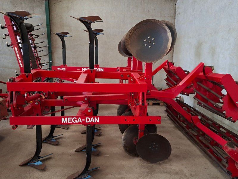 Doublet Record Mega dan Mega-Dan