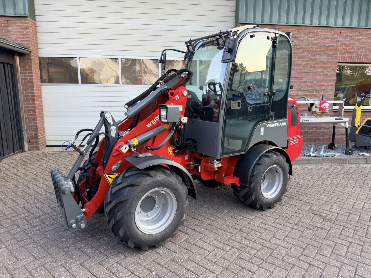 Weidemann 1280 met cabine