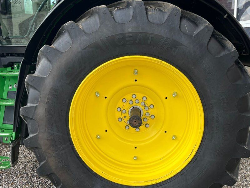 John Deere 6230R