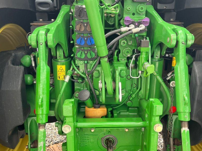 John Deere 6230R