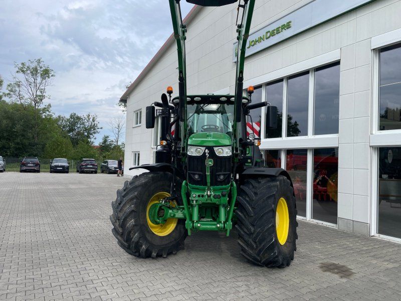 John Deere 6215R