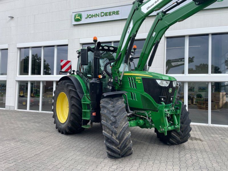 John Deere 6215R