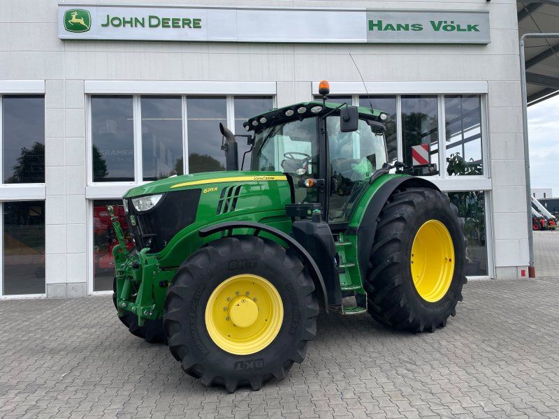 John Deere 6215R