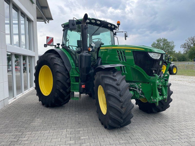John Deere 6215R