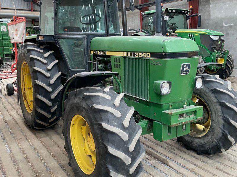 John Deere 3640