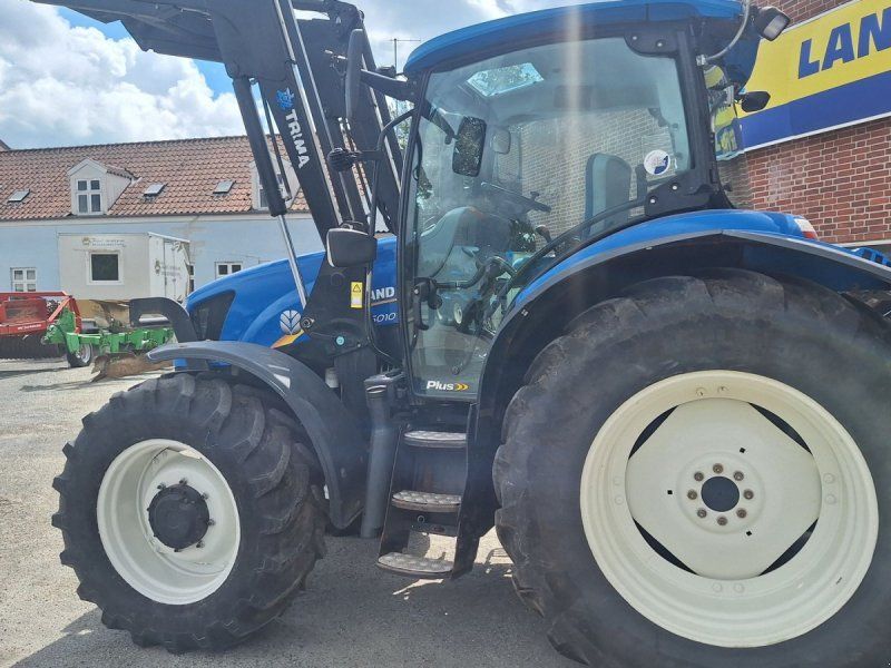 New Holland T6010 plus