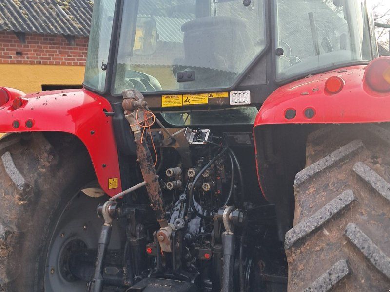Massey Ferguson 5465 Dyna 4