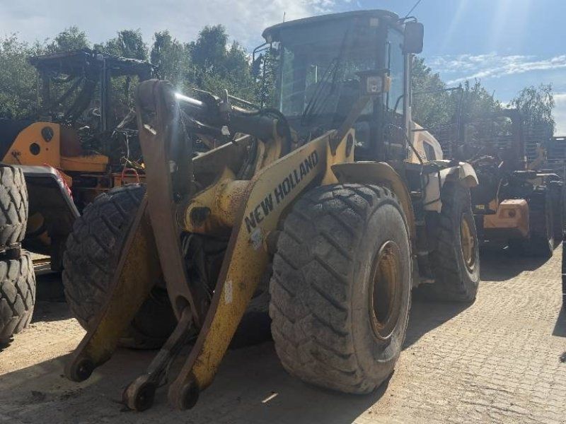 New Holland W 270 B