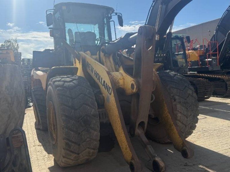 New Holland W 270 B