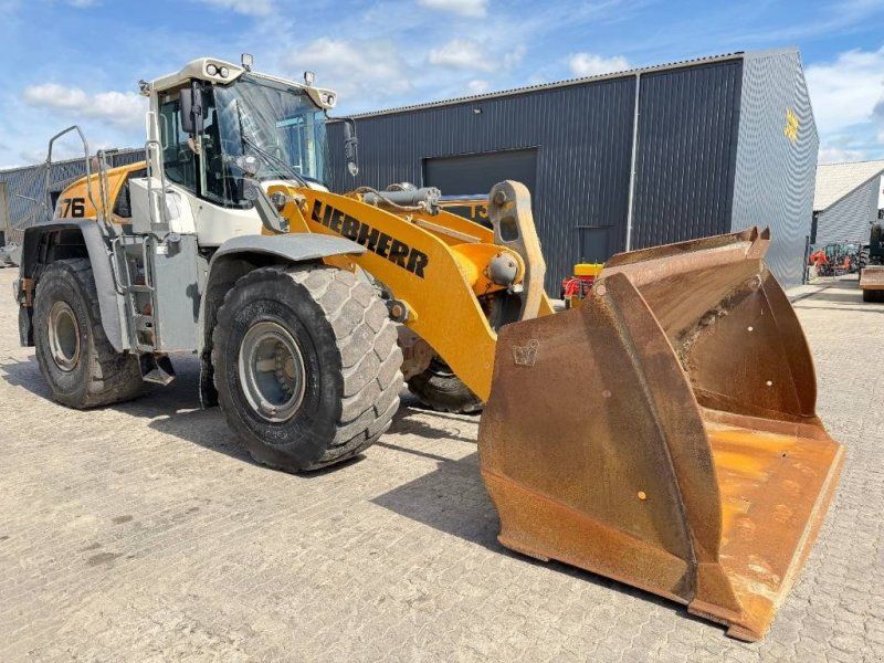 Liebherr L 576