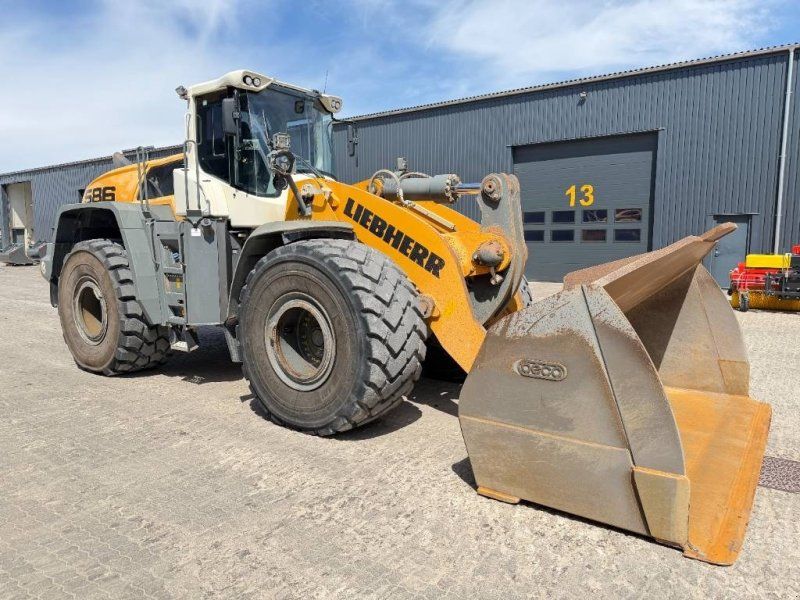 Liebherr L 586
