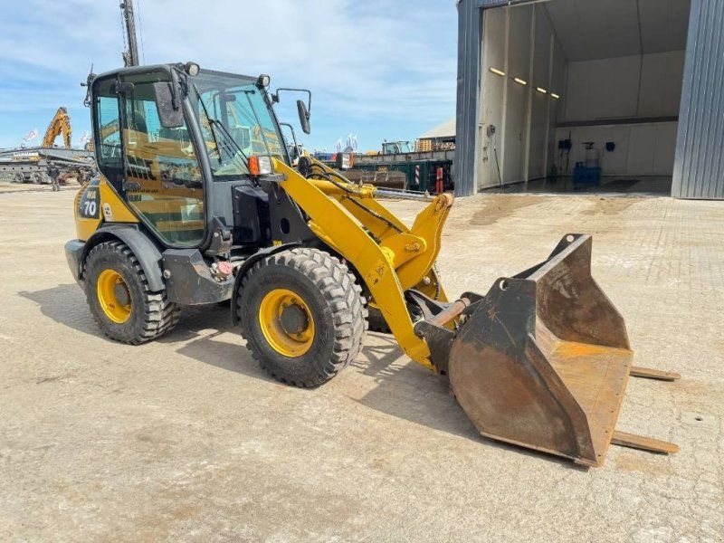 Komatsu WA70-7
