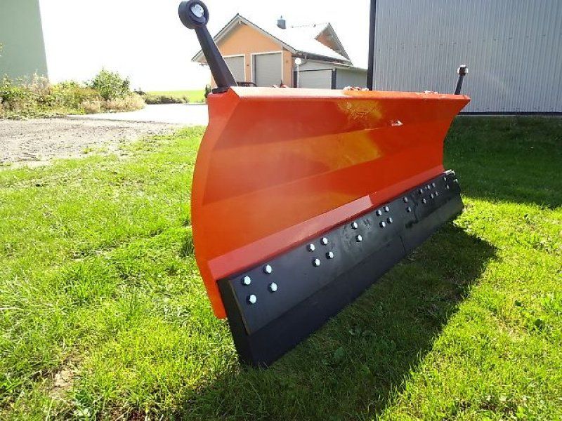 Schneeschild 2 Meter- H L M Hydraulisch schwenkbar- Anbau