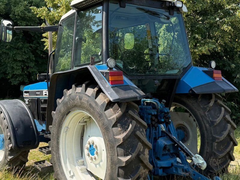 Ford 7840