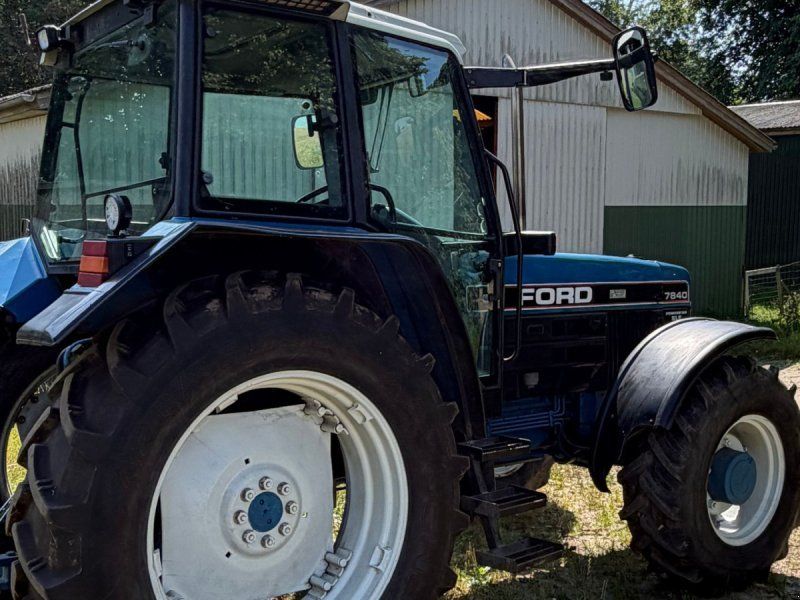 Ford 7840