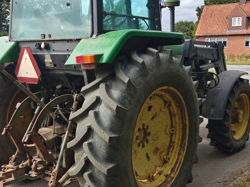 John Deere 3040
