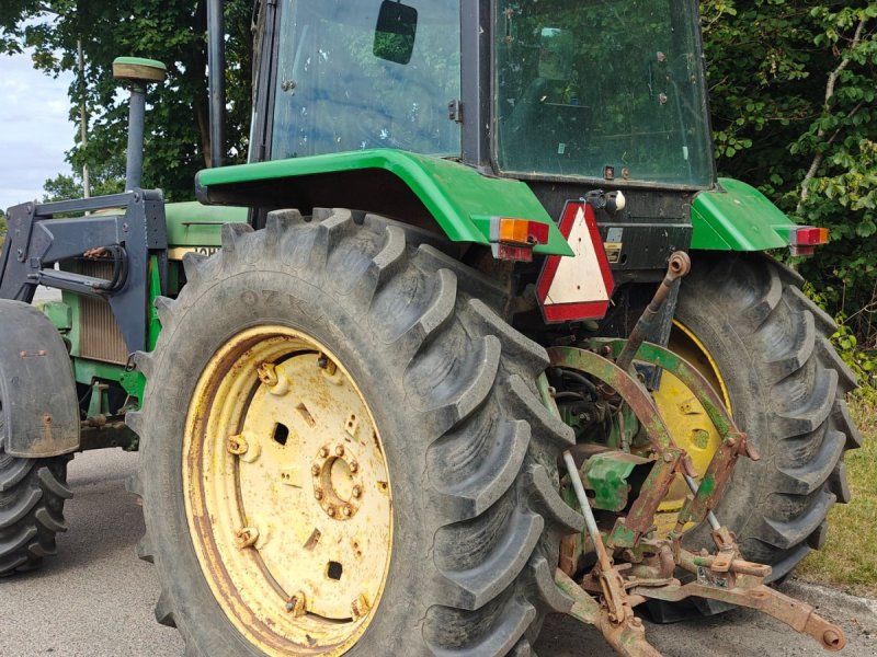 John Deere 3040